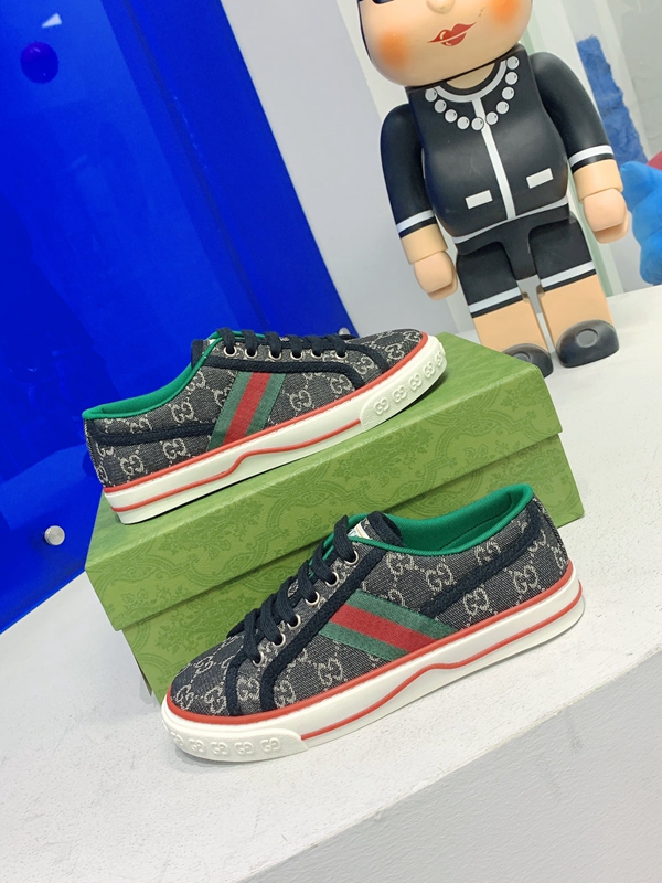 グッチ靴素材ディテール